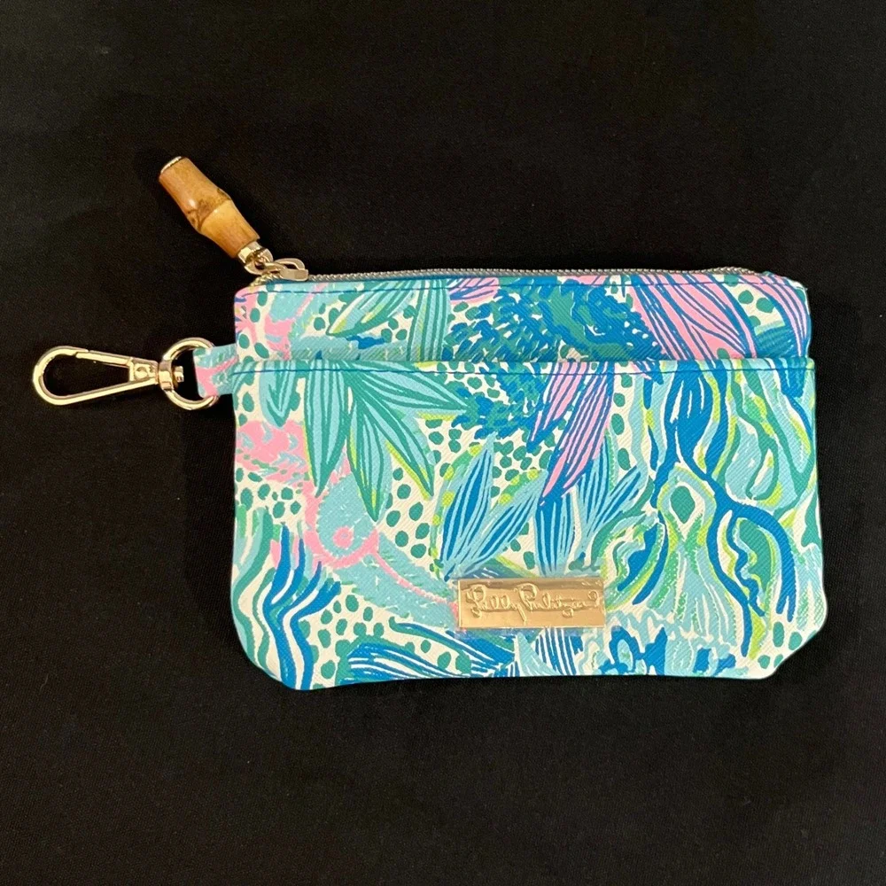 Lilly Pulitzer Tropical Floral Zip‎ Pouch with Bamboo Pull and Key Clasp Blue